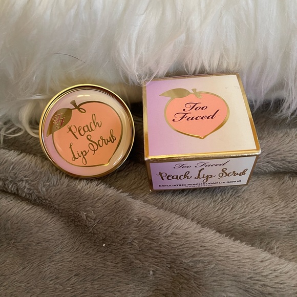 Too Faced Lip Scrub